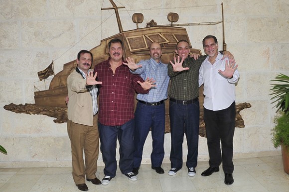 Raúl Castro en el encuentro con Gerardo Hernández, Ramón Labañino y Antonio Guerrero. Foto: Estudios Revolución